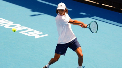 Омарханов вышел в третий раунд Juniors Australian Open-2025