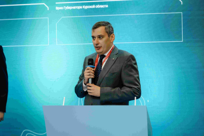 Губернатор Хинштейн обсудил с Кравцовым восстановление сада и школ после атак