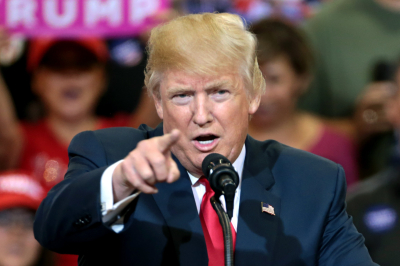 Трамп прервал интервью с NBC из-за перепалки с журналисткой