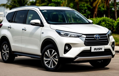 В РФ начались продажи семейных кроссоверов Toyota Rush за 2,6 млн