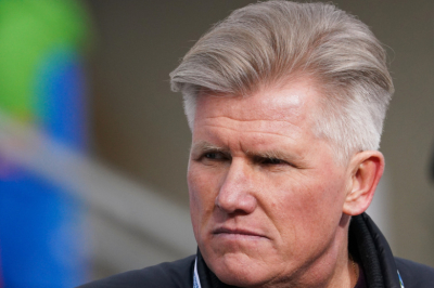 Двукратный чемпион отреагировал на жалобу Большунова на &laquo;неправильные лыжи&raquo;