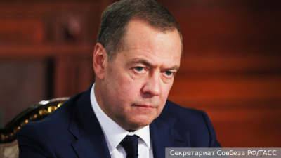 Лукашенко назвал трепом угрозы Зеленского атаковать белорусскую территорию