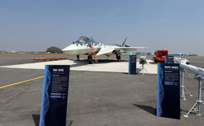 Казахстанские офицеры на выставке Aero India