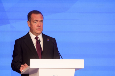 Медведев призвал пересмотреть все связи РФ со времен Российской империи