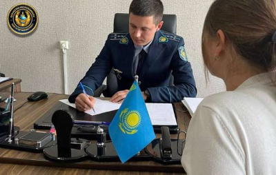 Женщину с двойным гражданством выдворили из РК