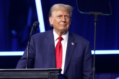 Трамп заморозил удары по&nbsp;Ирану на&nbsp;14 дней: главное за&nbsp;сутки