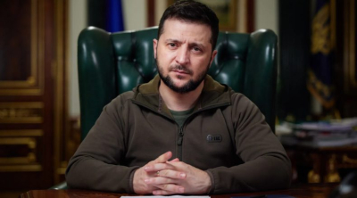 Захарова: Зеленский продул украинцев в карты и превратил их в шестёрки